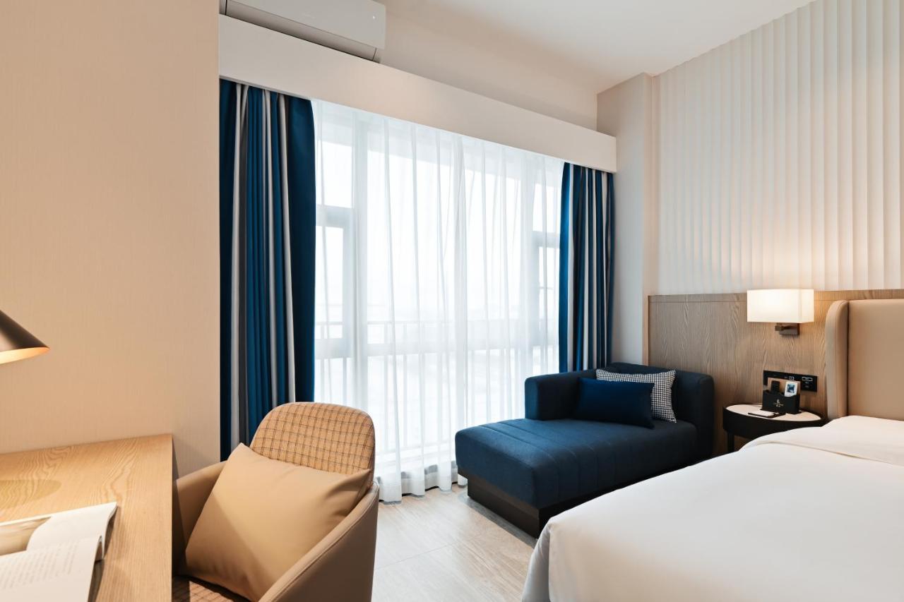 Livetour Hotel Luogang Science City Guangzhou Exteriör bild
